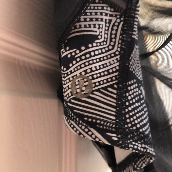 LIKE NEW! Lululemon City Sky Run By Short - Picture 7 of 15